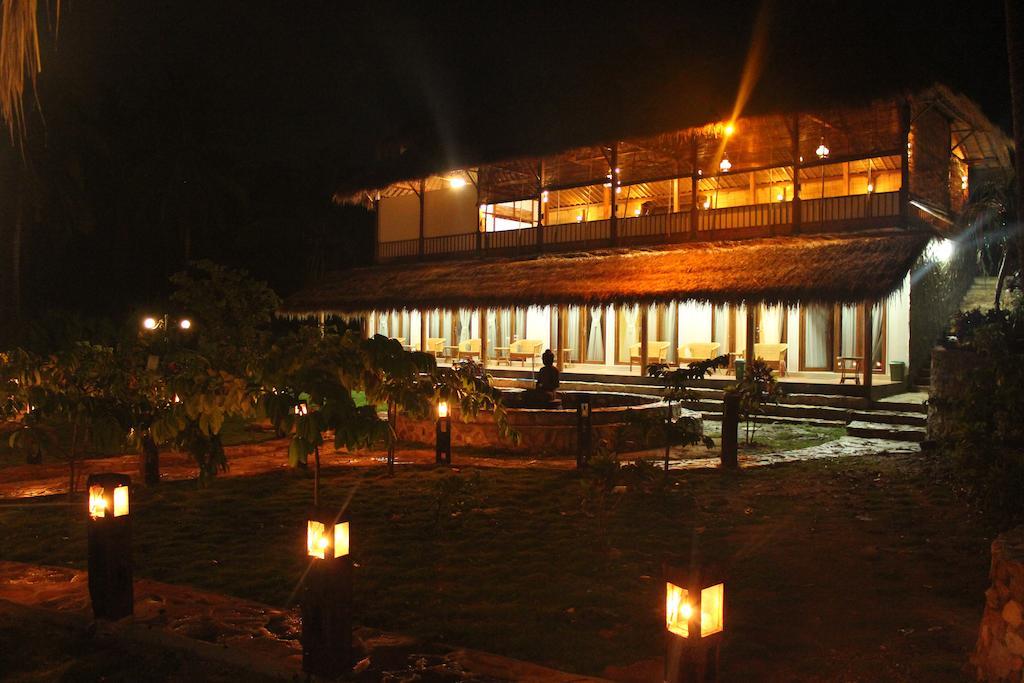 Ary'S Lagoon Bungalow & Hotel Karimunjawa Exterior foto