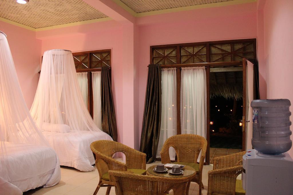 Ary'S Lagoon Bungalow & Hotel Karimunjawa Habitación foto